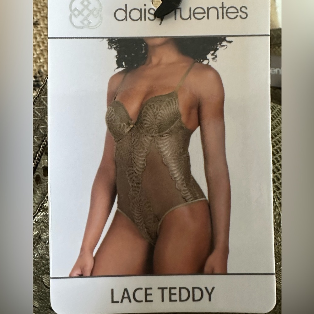 🆕Daisy Fuentes Lace Teddy - Picture 3 of 16
